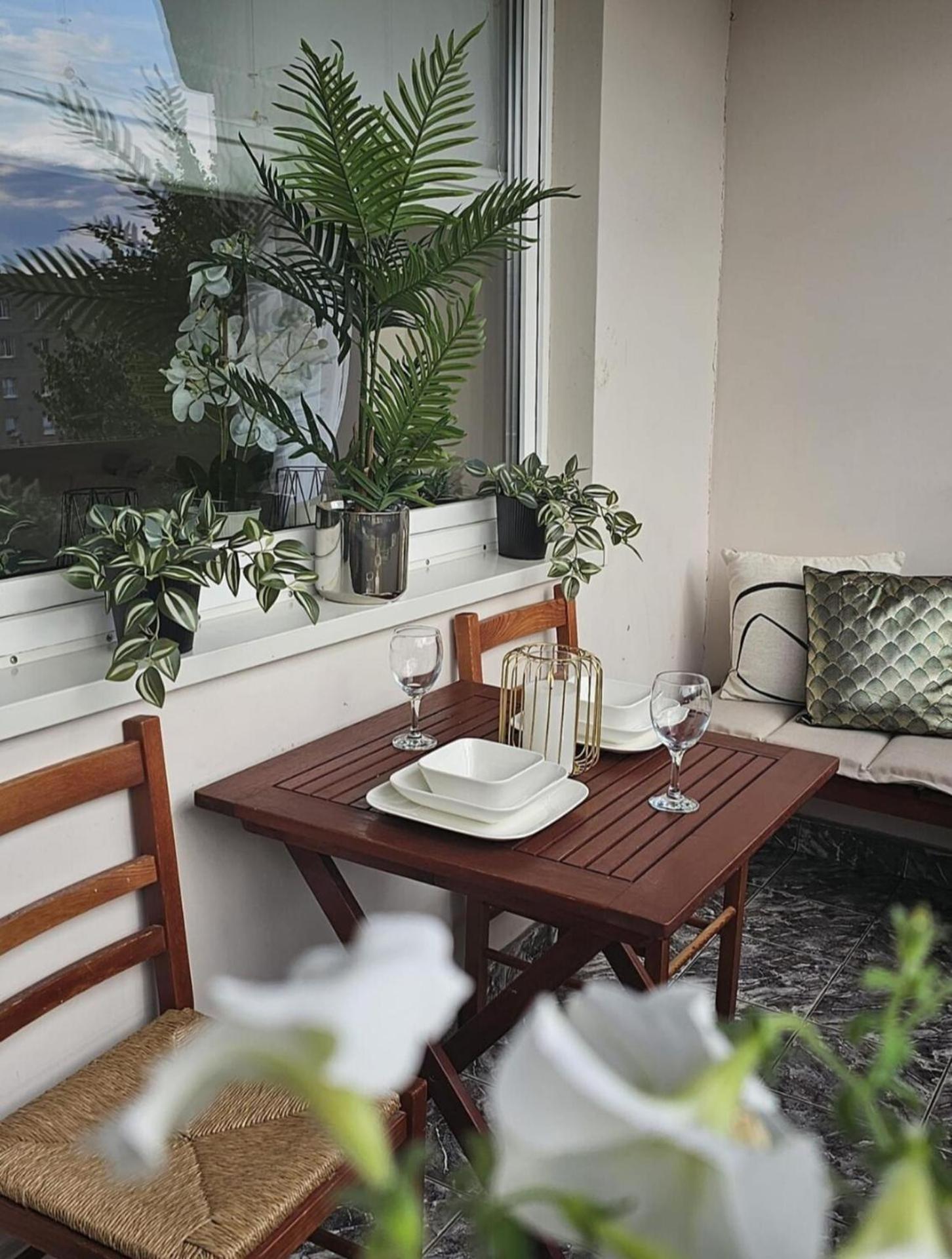 Apartment In Zyrardow 10Min To Suntago Exterior foto